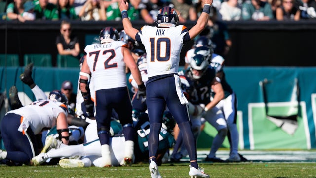 Broncos Eagles Football 