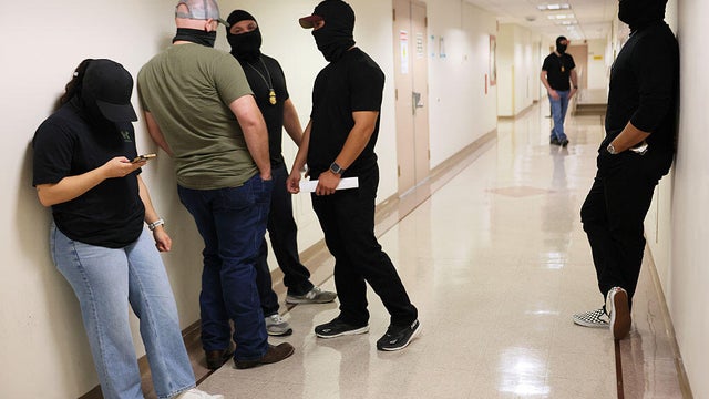 ICE Detains Immigrants Inside New York City Courthouses 