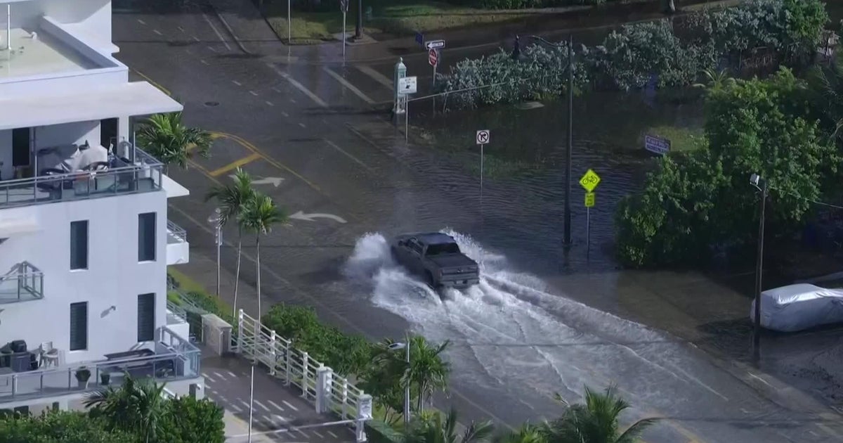 King tides swamp South Florida streets, leaving drivers and residents frustrated