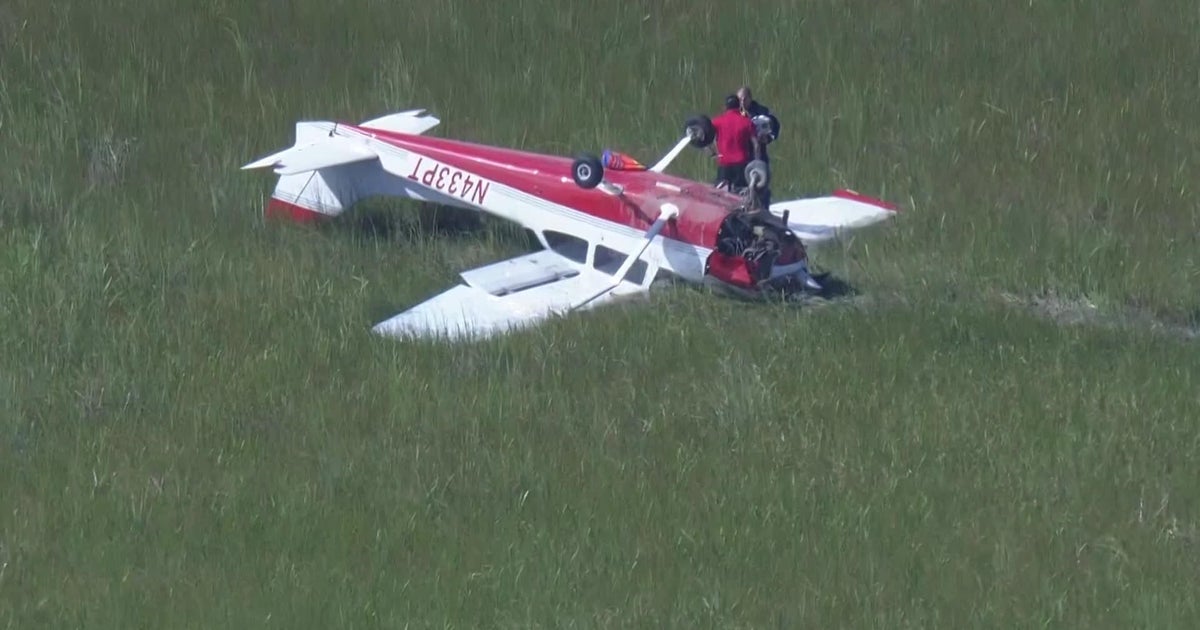 Video shows 2 safely rescued after small plane goes down in Everglades