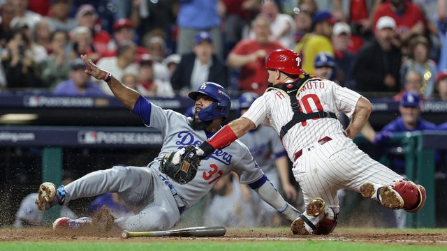 Division Series - Los Angeles Dodgers v Philadelphia Phillies - Game 2 
