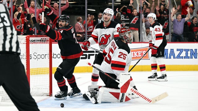 NHL: OCT 09 Devils at Hurricanes 