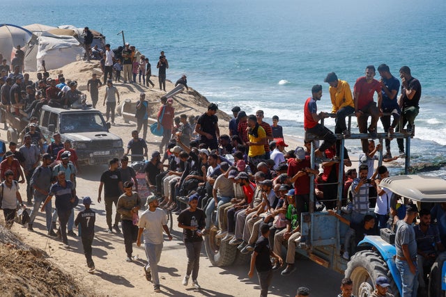 Ceasefire between Israel and Hamas goes into effect 