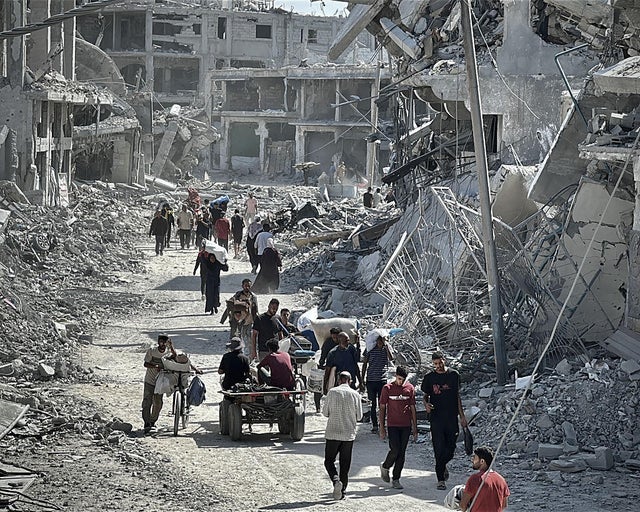 Thousands of Palestinians return to homes in Khan Yunis after ceasefire takes effect 