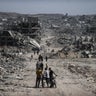 Thousands of Palestinians return to Northern Gaza following ceasefire 