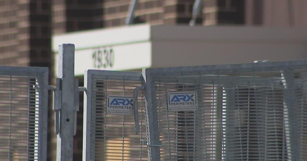 Judge approves request to remove fencing outside Broadview ICE facility