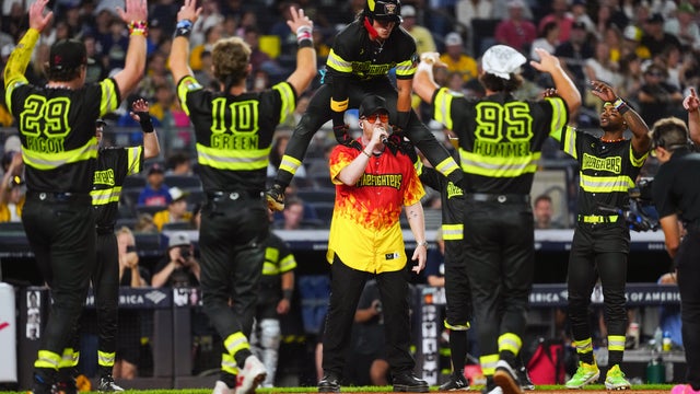 game between the Savannah Bananas and the Firefighters 
