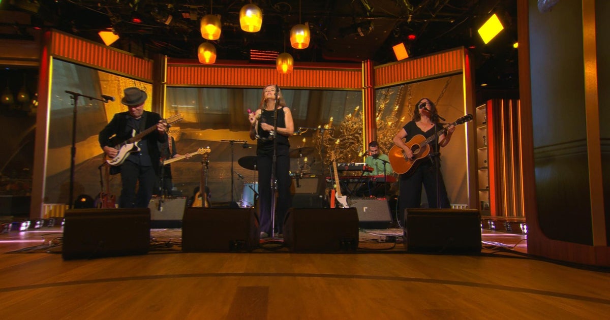 Saturday Sessions: Neko Case performs “Wreck”