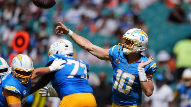 Los Angeles Chargers v Miami Dolphins 