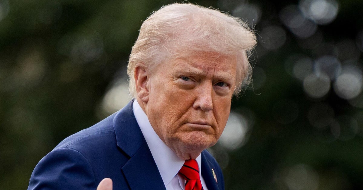 1000’s of federal staff get layoff notices in a authorities shutdown first