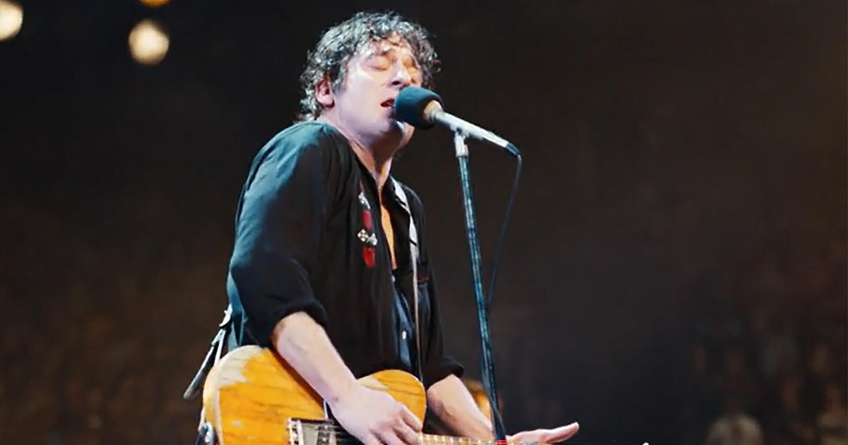 Jeremy Allen White Takes on Bruce Springsteen in "Deliver Me From Nowhere"