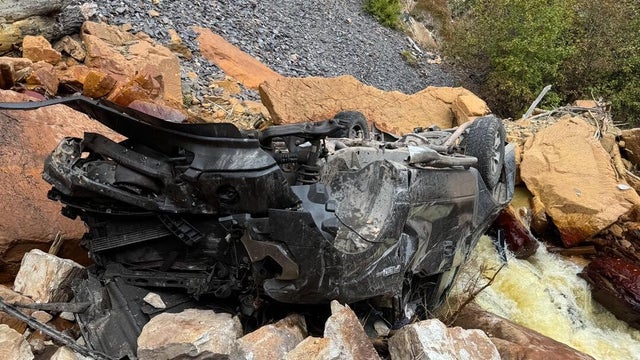 another-hwy550-vehicle-1-ouray-mtn-rescue-team-on-fb.jpg 
