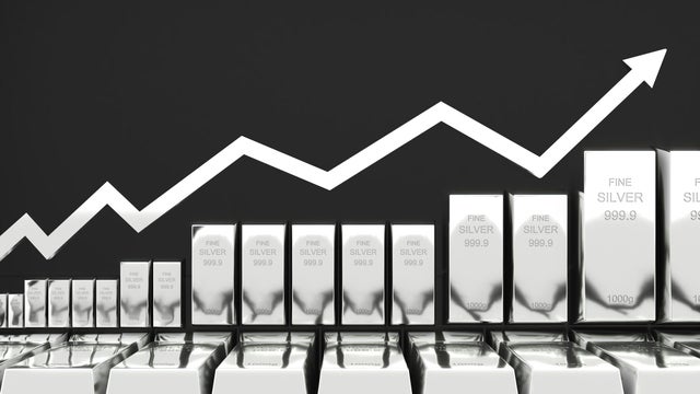 Silver bars 1000 grams pure Silver,business investment and wealth concept.wealth of Silver 