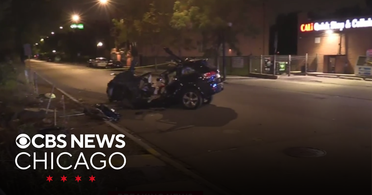 Carjacking ends in deadly crash on Chicago's West Side - CBS Chicago