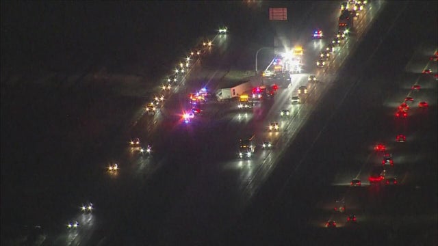 overturned-semi-i-25.jpg 