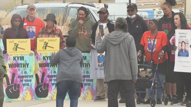 Protestors demand investigation into cases handled by Detroit police officer 