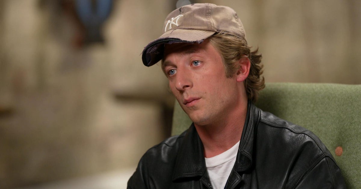 Jeremy Allen White becomes "The Boss" with Bruce Springsteen's blessing