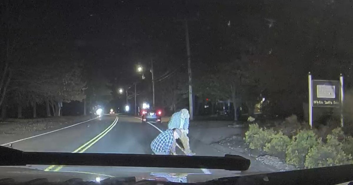 Maine police look for 2 people pocketing thousands that fell off car's roof