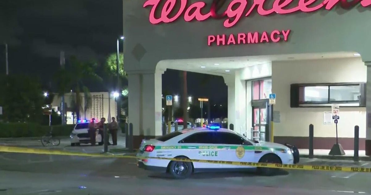 2 men found dead in northwest Miami-Dade Walgreens parking lot, police say