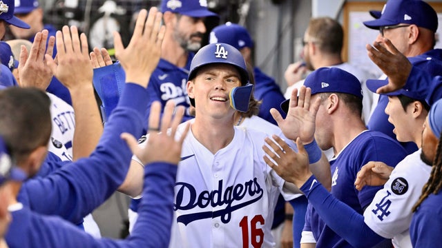 Los Angeles Dodgers defeated the Milwaukee Brewers 3-1 to win game 3 of a NLCS baseball game. 