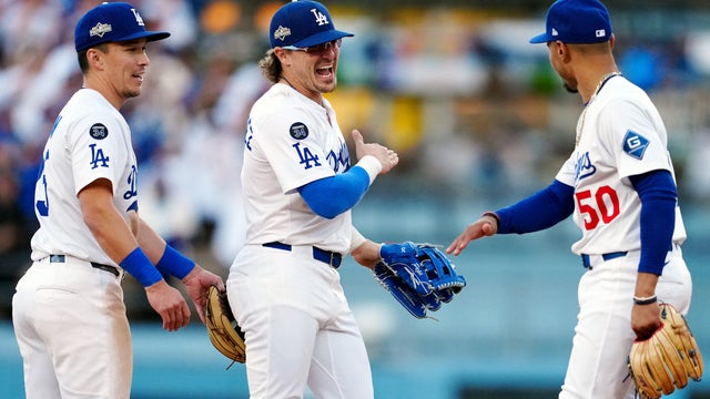 Championship Series - Milwaukee Brewers v Los Angeles Dodgers - Game 3 