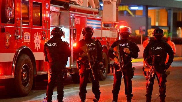 FILE PHOTO: Vehicle explodes outside mall, in Guayaquil