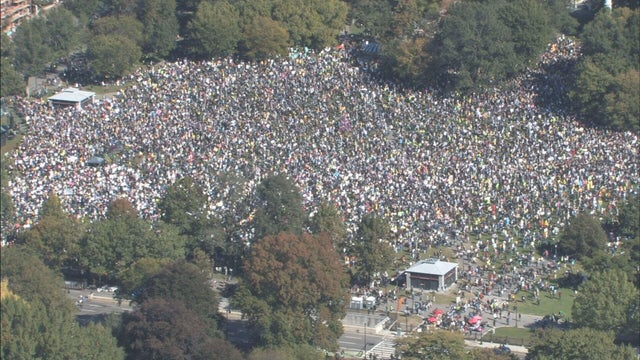 hancock-view-of-no-kings-protest-20251018-01-frame-24822.jpg 