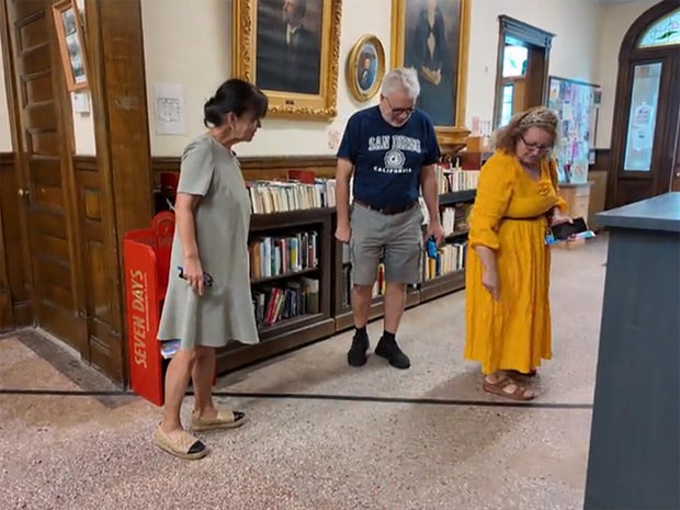 library-painted-borderline.jpg 