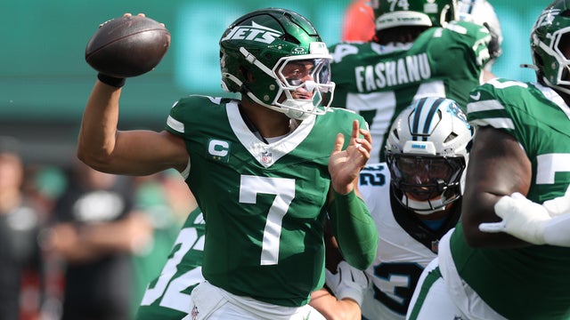 jets-panthers-justin-fields.jpg 