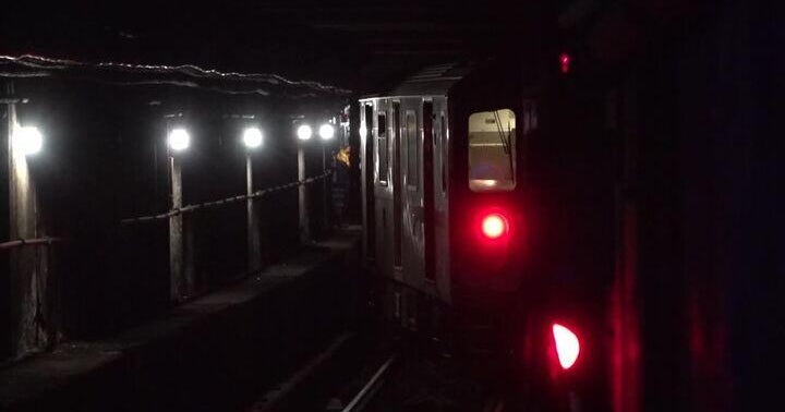 Subway train cars detach in the Bronx, causing service disruptions on 4 and 5 lines
