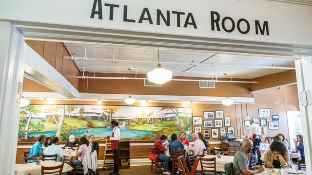 Atlanta, Georgia, Mary Mac's Tea Room restaurant, tables customers dining 