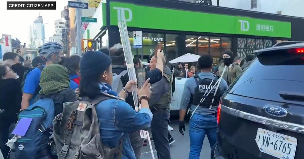 ICE raids target vendors selling counterfeit goods on NYC’s Canal Street, DHS says