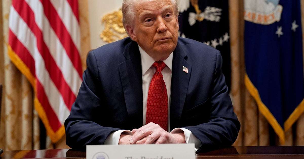 Trump receives Architect of Peace Award from Nixon Basis