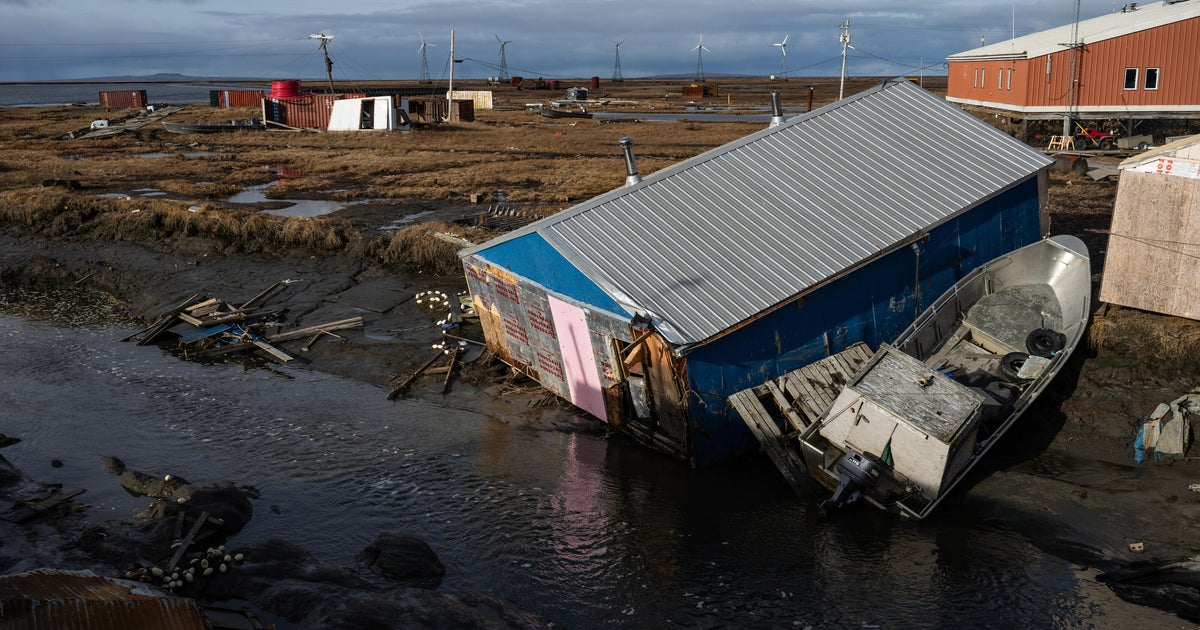 Man floats away inside his home during Alaska’s storms: “I was inches away from death”