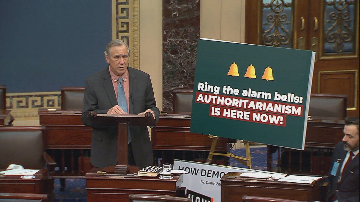 Government shutdown continues as Senate fails to advance GOP bill and