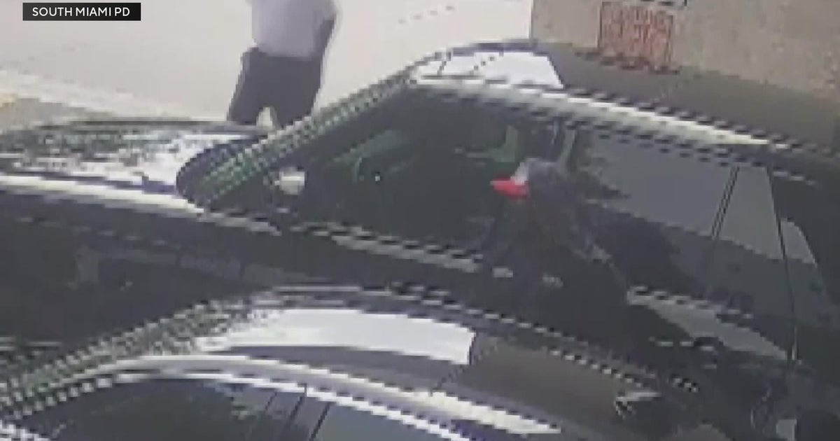 Video shows suspect in theft of ,000 camera equipment taken from disabled veteran in South Miami, police say