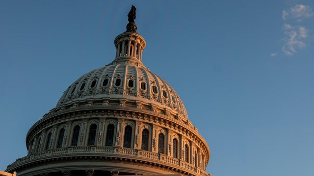cbsn-fusion-federal-workers-set-to-miss-first-full-paycheck-during-government-shutdown-thumbnail.jpg