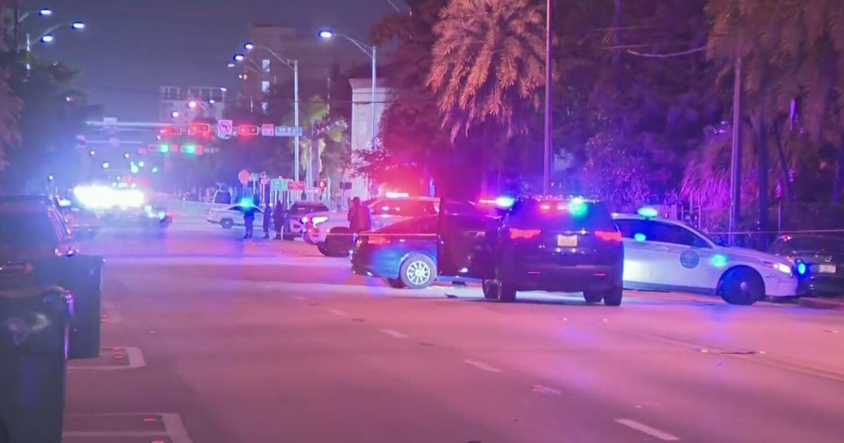 3 people hospitalized after shooting in Miami neighborhood, police investigating