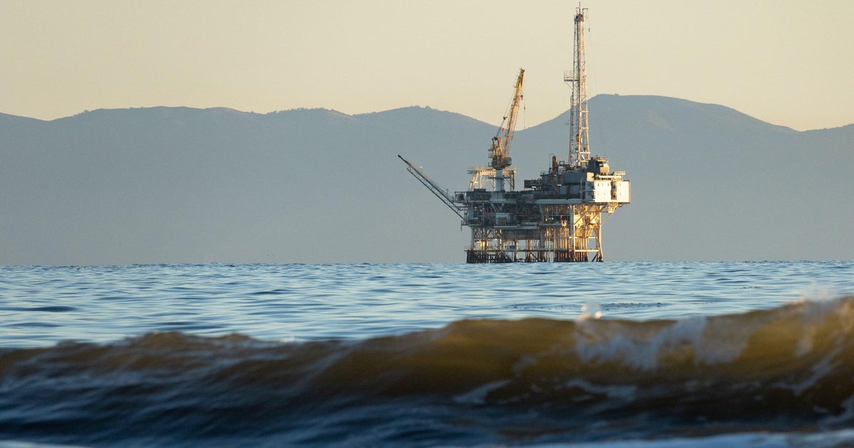 Trump admin. aims to auction offshore oil leases despite states' opposition