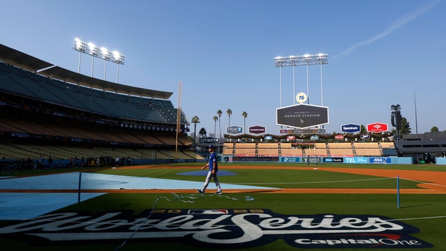 World Series - Toronto Blue Jays v Los Angeles Dodgers - Workout Day