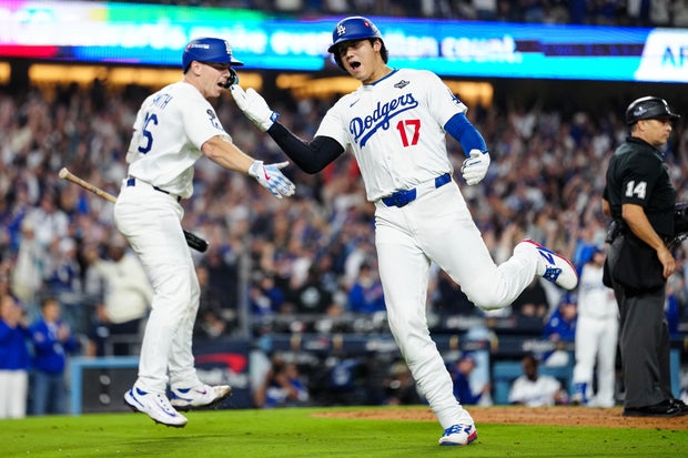 World Series - Toronto Blue Jays v Los Angeles Dodgers - Game 3