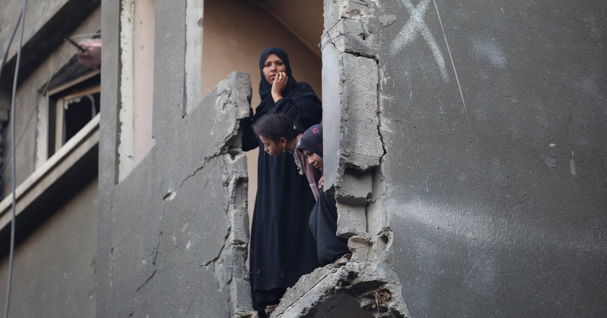 Israel and Hamas threaten Gaza peace deal, trade blame over apparent ceasefire violations