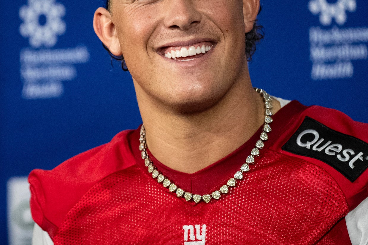 Jaxson Dart's necklace shines at every Giants game. Here's why the ...