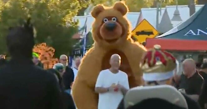 Thousands pack Wilton Manors for