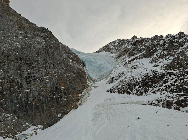 Avalanche kills 5 climbers, including dad and his teen daughter, in northern Italy