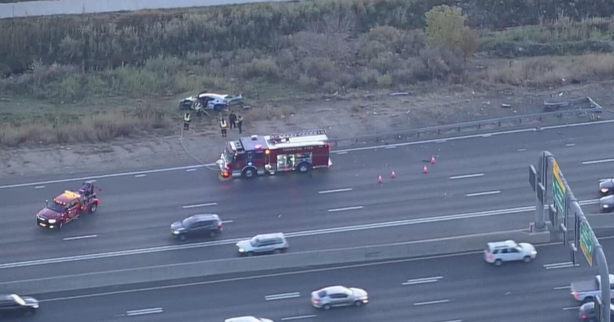 Car fire disrupts morning commute in northbound lanes of I-25 - CBS ...