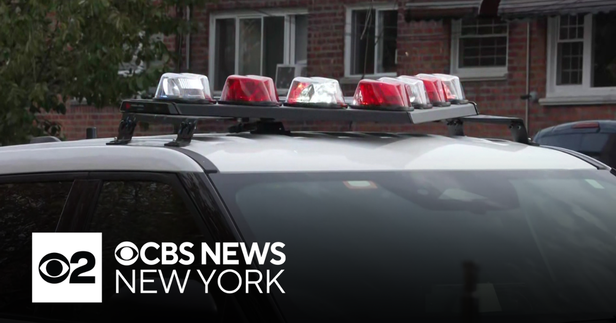 4 people found dead in NYCHA apartment in the Bronx - CBS New York