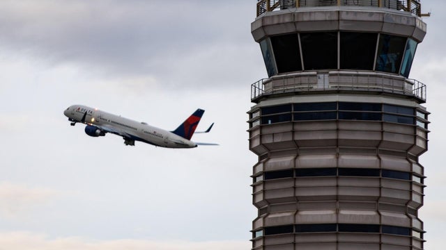 cbsn-fusion-american-airlines-delta-airline-united-airlines-start-cutting-back-flights-amid-shutdown-thumbnail.jpg 