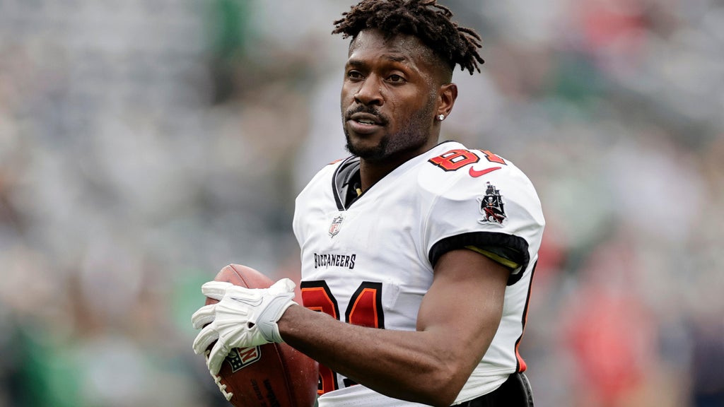 Former NFL star Antonio Brown waives extradition on attempted murder charge, will return to Miami