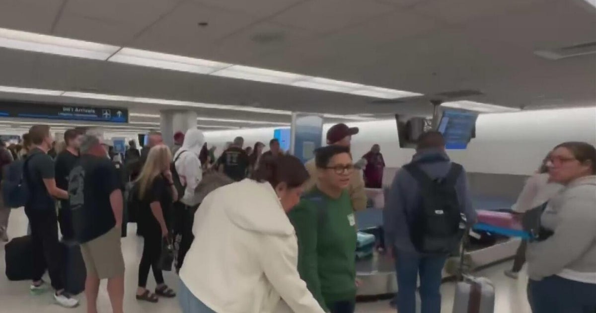 Flight cuts looming at Miami International as shutdown strains air traffic control